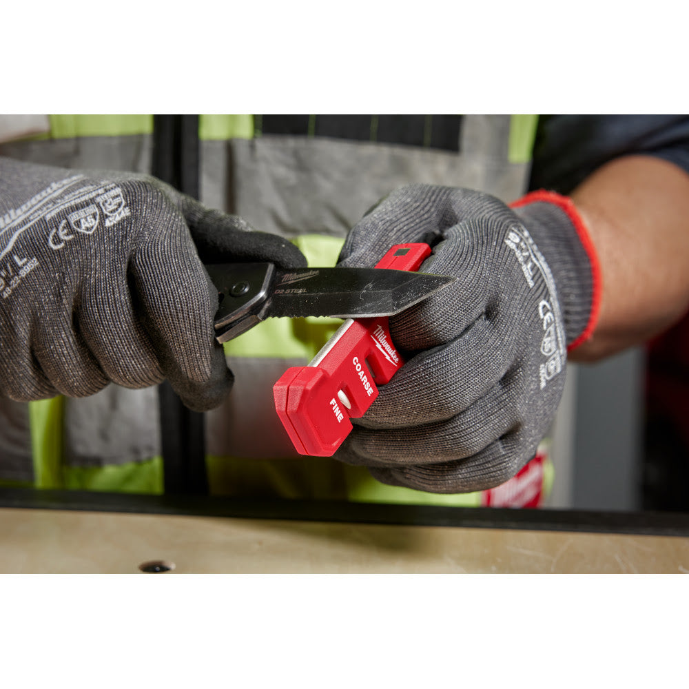 Milwaukee 48-22-1590 Compact Knife Sharpener - 8